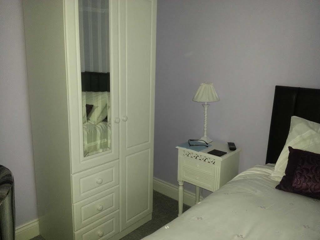 Acer Lodge Bed & Breakfast Mundford Екстериор снимка