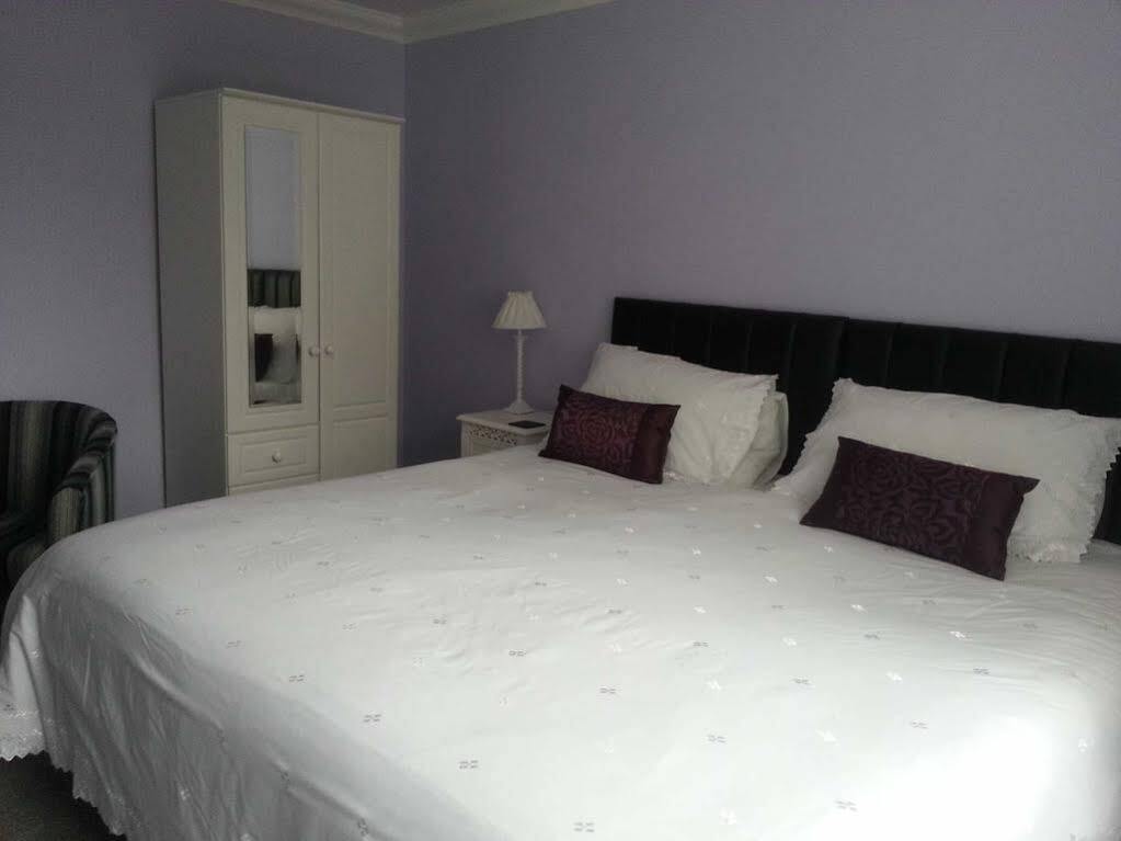 Acer Lodge Bed & Breakfast Mundford Екстериор снимка